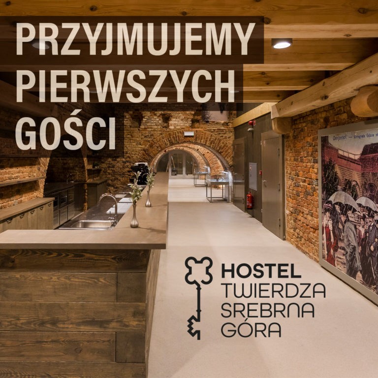 Bar drewniany Hostel Twierdza Srebrna Góra